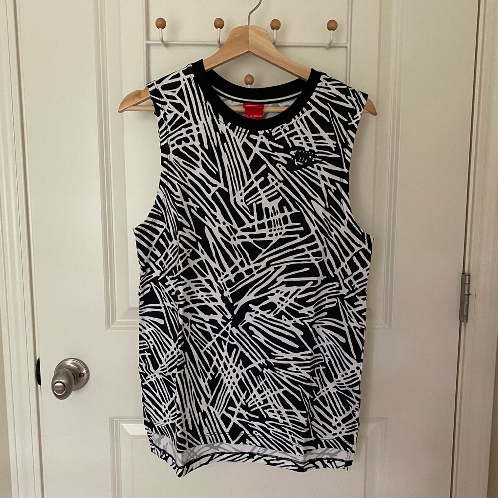 Nike Womens Muscle Tank Sleeveless Top